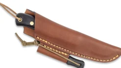 Casstrom Woodsman Sleipner Puukko Kipinaraudalla, Scandi