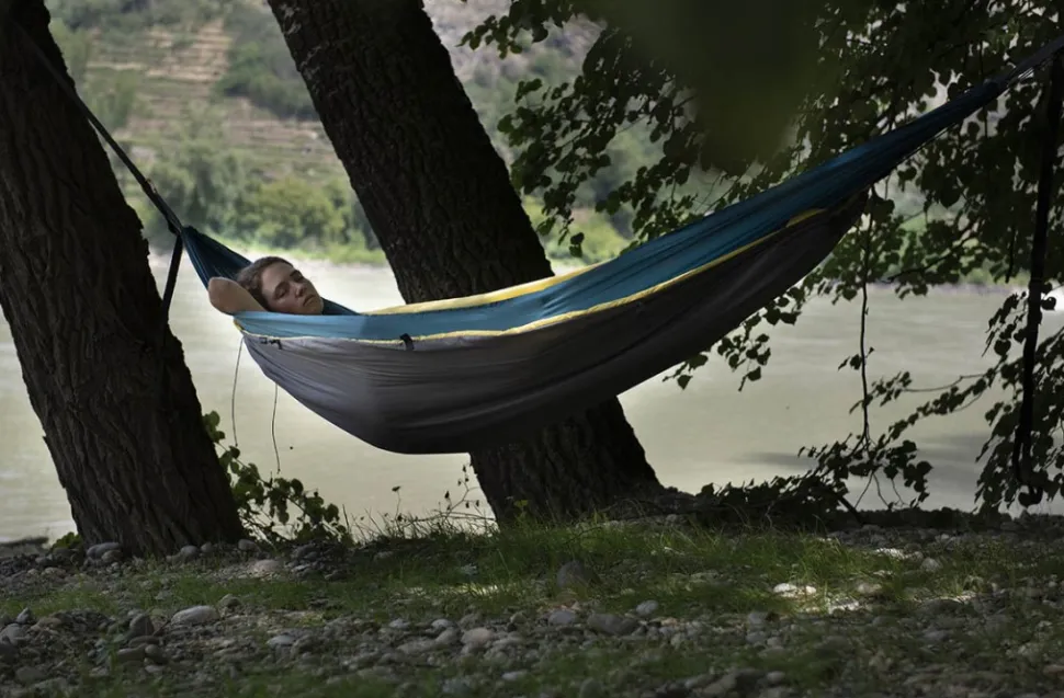 Cocoon Hammock Underquilt Eristava Aluskangas Riippumatolle, Keltainen/Tummanharmaa