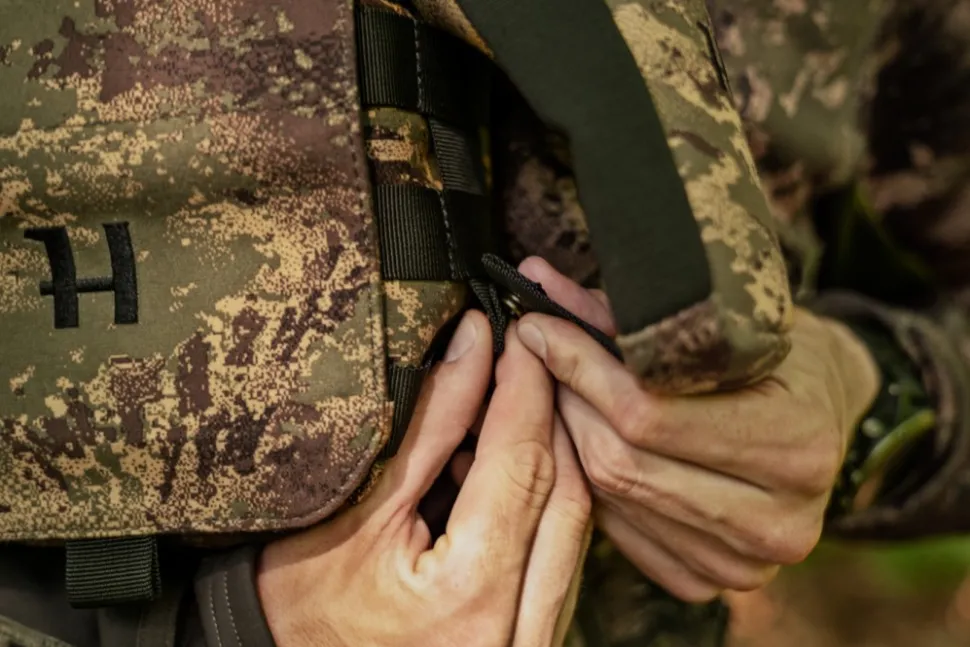Harkila Deer Stalker Camo Bino Strap Kiikarin Kantolaukku Valjailla, Axis Msp®Forest