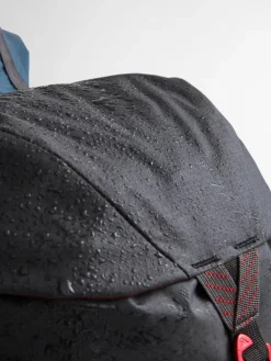 Klattermusen Fjorm Backpack Vaellusreppu, Musta