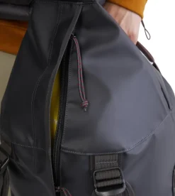 Klattermusen Ydalir Duffelbag Varustekassi, 40 L, Musta